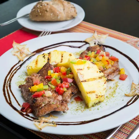 Hotel Tryp By Wyndham 4*