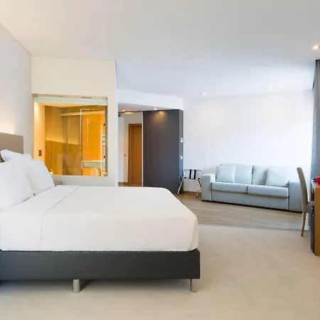 Tryp By Wyndham Hotel