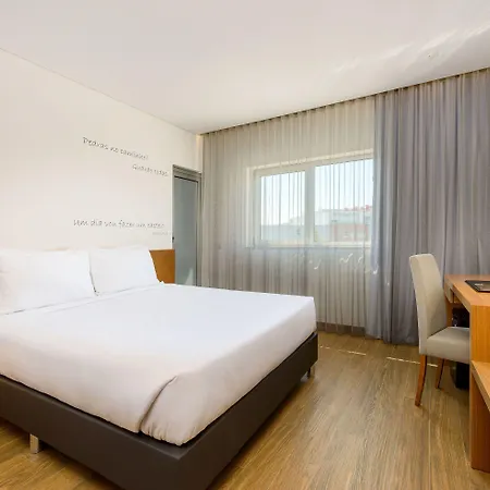 Tryp By Wyndham Hotel 4*