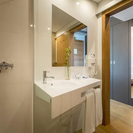 Tryp By Wyndham Hotel 4*