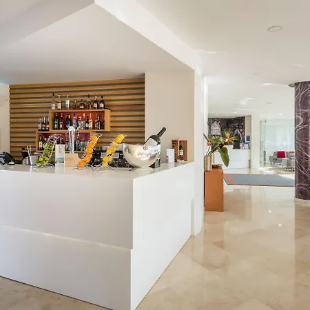 Hotel Tryp By Wyndham