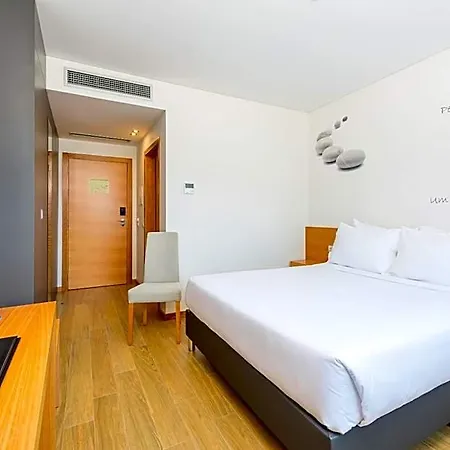 Tryp By Wyndham Hotel 4*