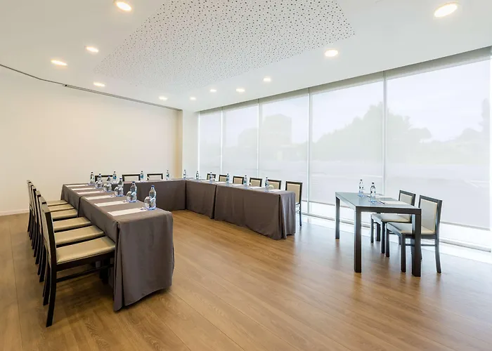 Hotel Tryp By Wyndham 4*