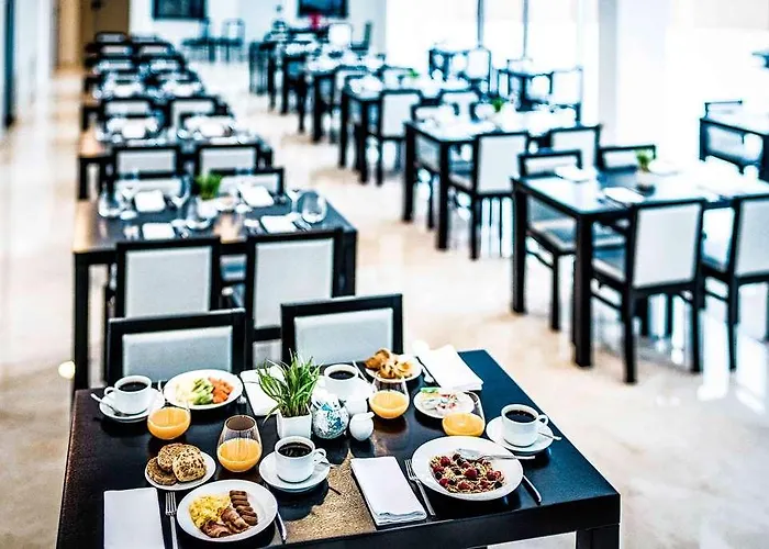 Hotel Tryp By Wyndham 4*